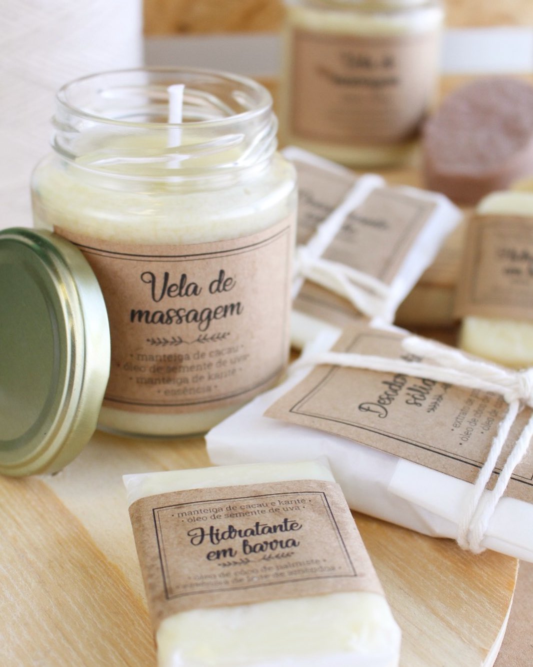 3 EM 1 &ndash; Desodorante S&oacute;lido, Vela de Massagem e Hidratante em Barra